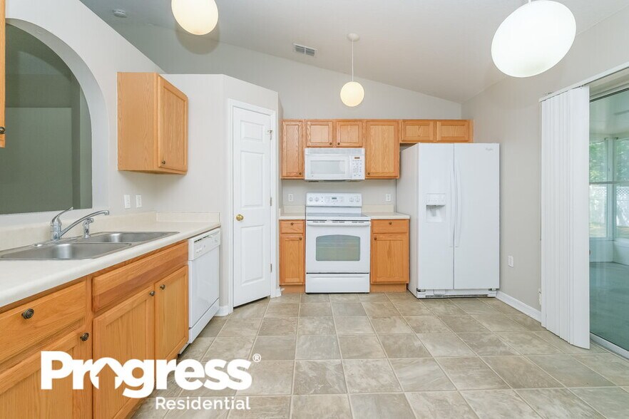 Building Photo - 927 Brenton Leaf Dr