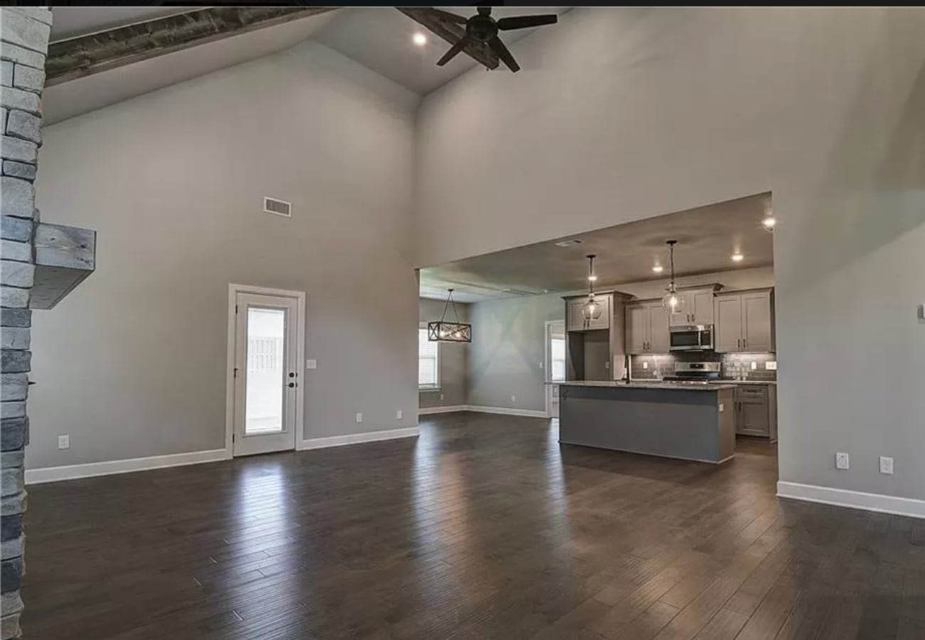 Building Photo - 3701 SW Ryegrass Rd