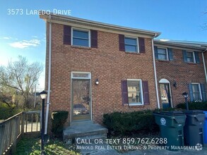 Building Photo - New 2 Bedroom 1.5 Bath Listing!