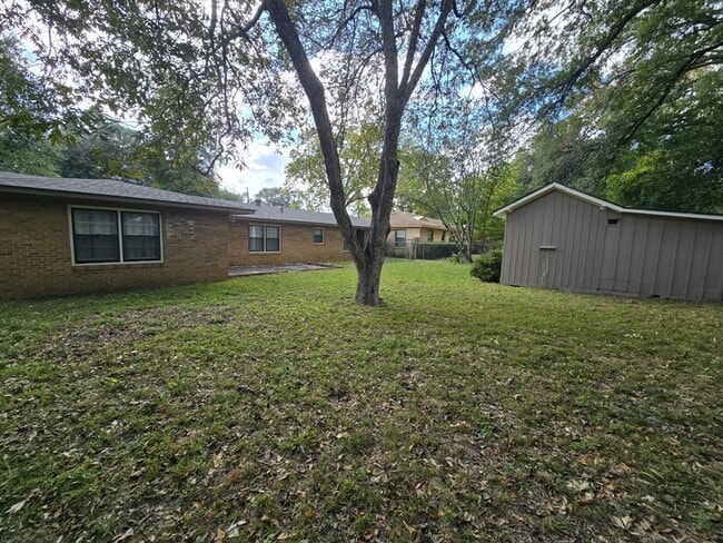 Building Photo - 516 Lehigh Pl