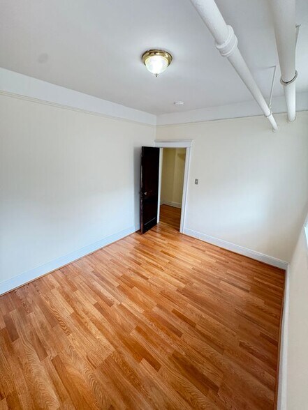 Building Photo - 6608 Hudson Ave