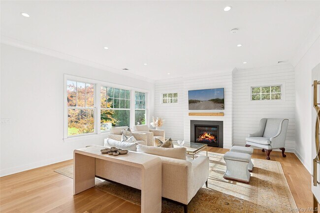 Building Photo - 165 Oneck Ln