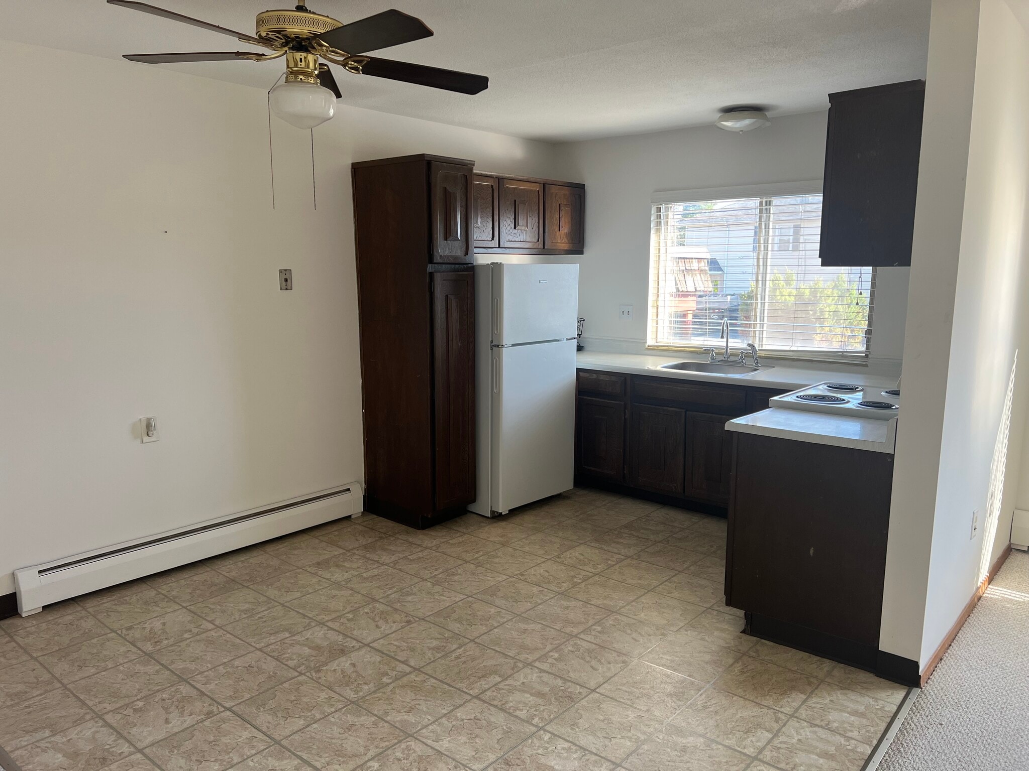 kitchen - 181 Oakwood Ave