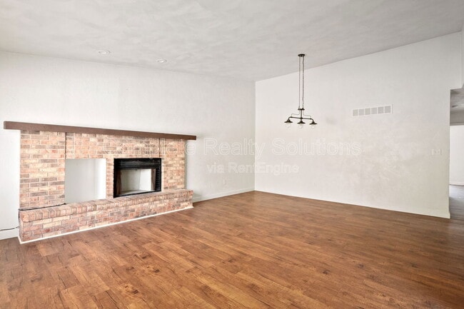 Building Photo - 716 Plankway Dr