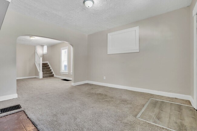 Building Photo - 498-500-500 N Champion Ave