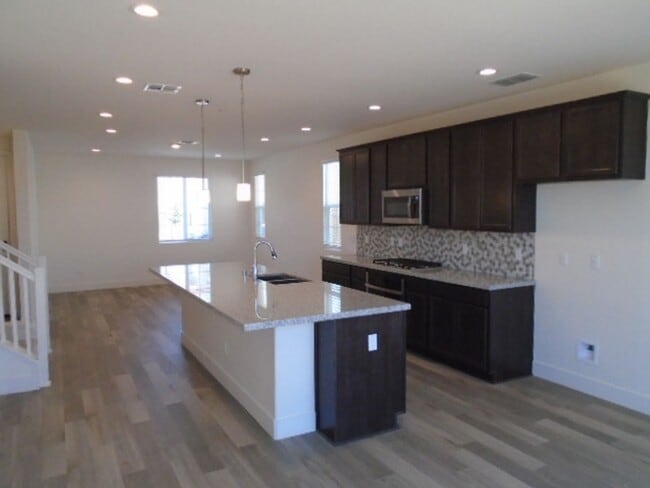 Building Photo - NEWER HOME IN LINCOLN OFF TWELVE BRIDGES!!