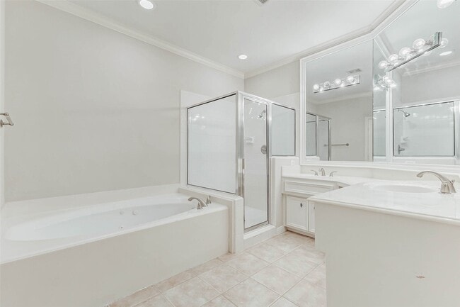 Building Photo - 30 Waugh Dr