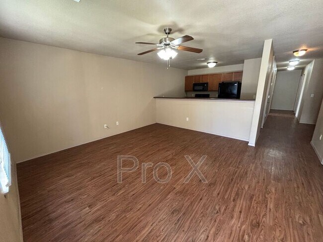 Building Photo - 3304 SW Victoria Pl