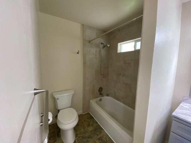 Building Photo - 3 bedroom single story located in an estab...