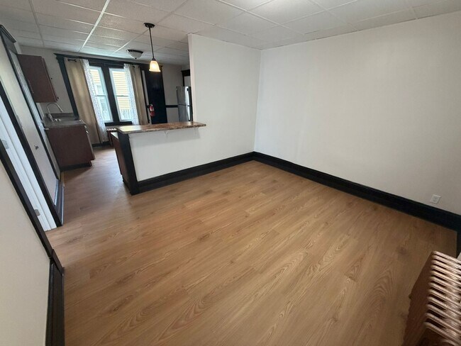 Building Photo - 37 Beauregard St