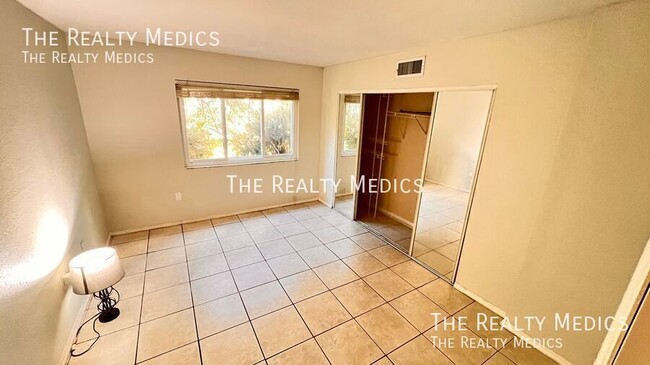 Building Photo - 3280 S Semoran Blvd