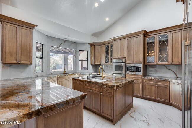 Building Photo - 8303 N 61st Pl