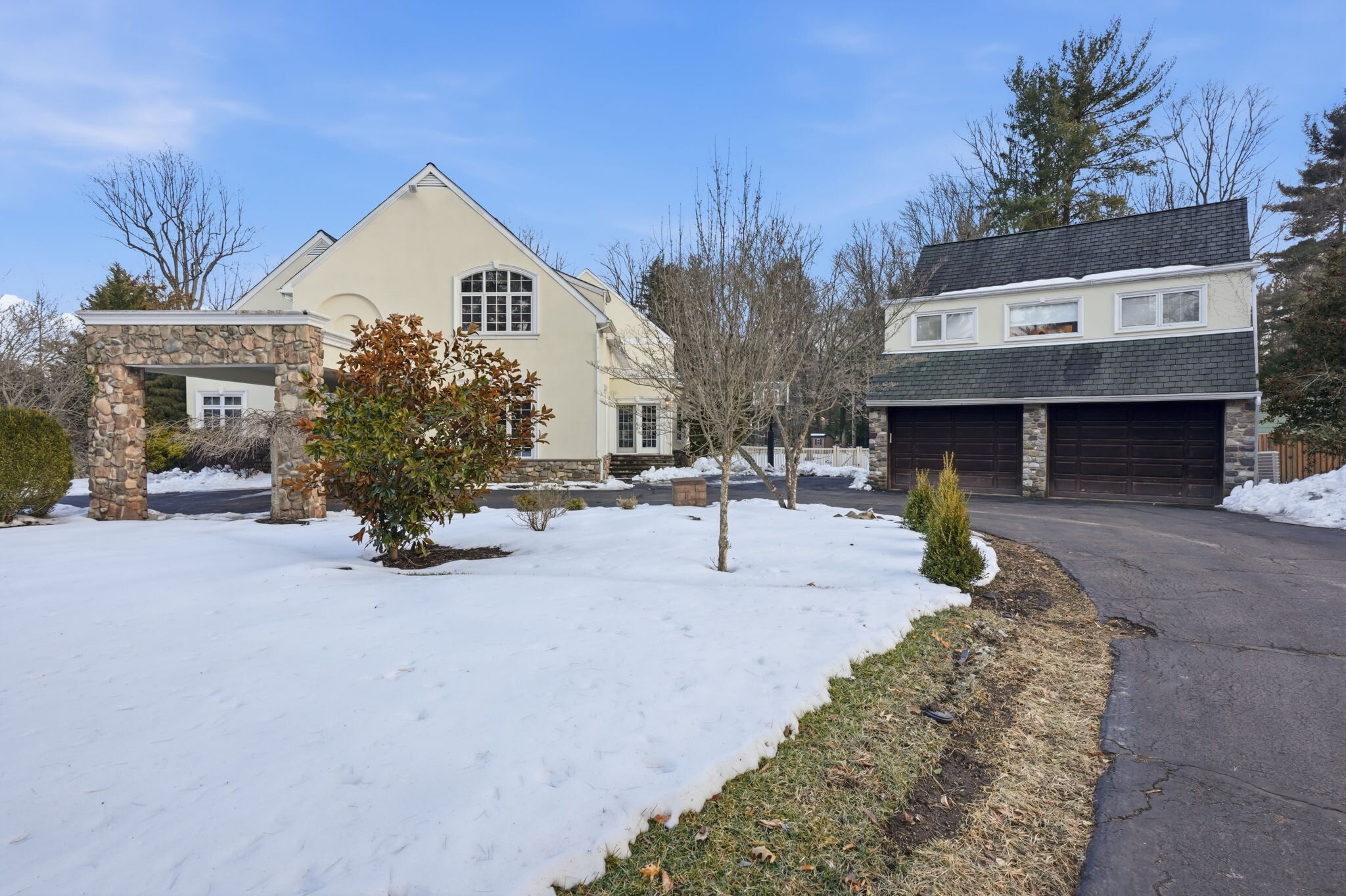 Building Photo - 244 Mathers Rd