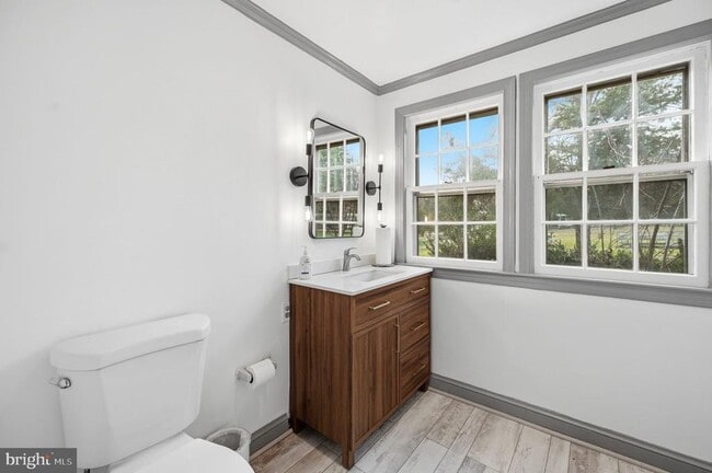 Building Photo - 11641 Glen Rd