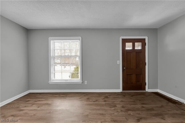 Building Photo - 4610 Yorkshire Ave