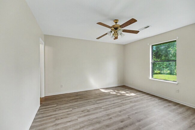 Building Photo - 5225 Marseilles Dr