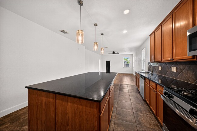 Building Photo - 7915 Cenote Dr