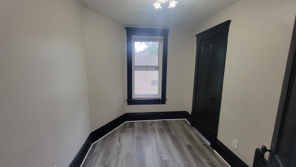 Building Photo - 84 Bittman St