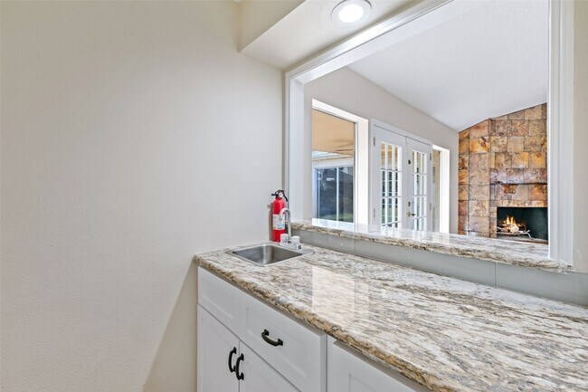 Building Photo - 10735 Kitty Brook Dr