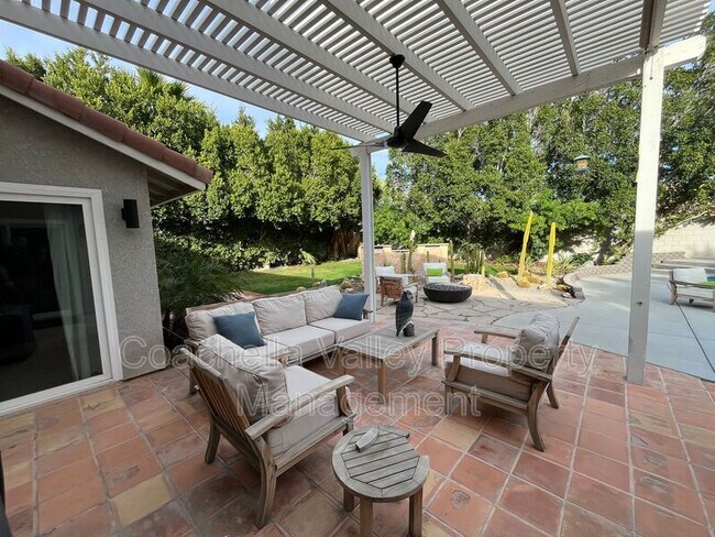 Building Photo - 39866 Newcastle Dr