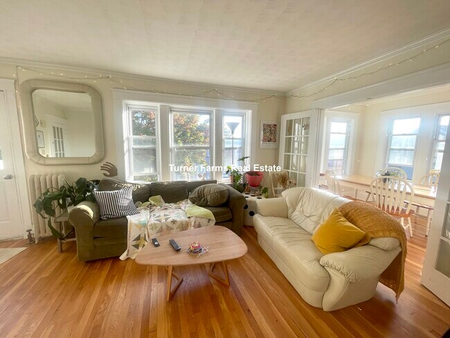 Building Photo - 59 Sunset Rd