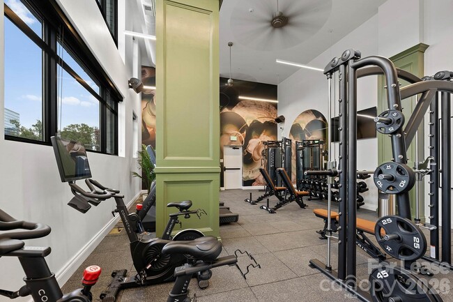 Building Photo - 2025 Cleveland Ave