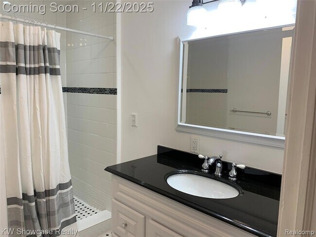 Building Photo - 462 Algene St