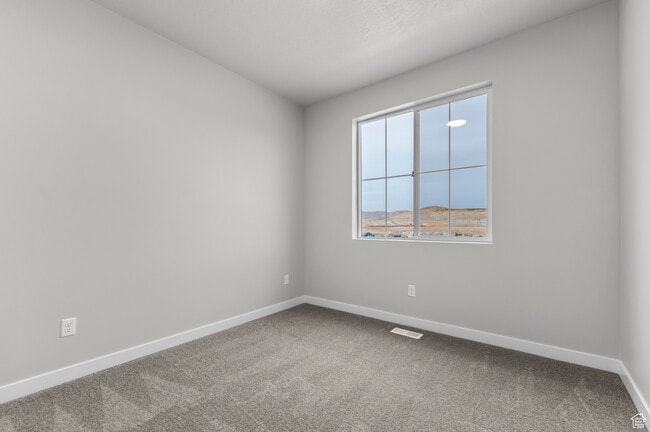 Building Photo - 6811 N Desert Crk