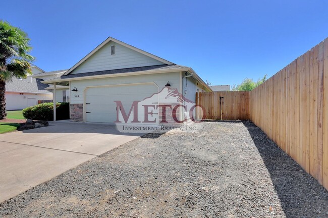 Building Photo - 536 Creswood Dr