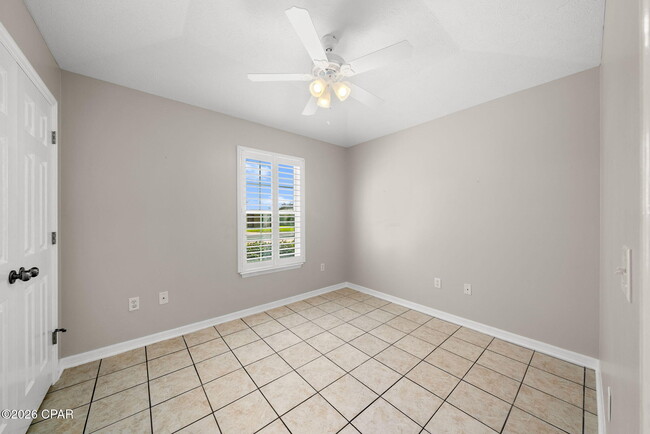 Building Photo - 615 Poinsettia Ct