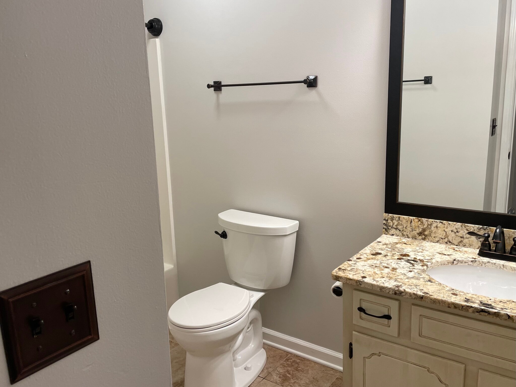 Building Photo - 2203 Ladd Dr