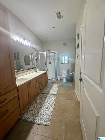 Building Photo - 475 River Forest Ln