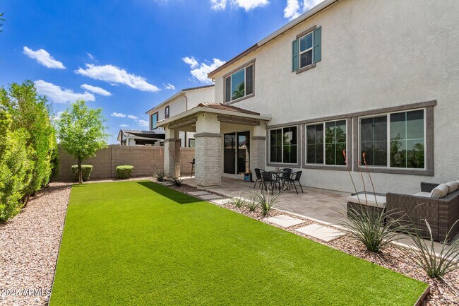 Building Photo - 3746 E Earll Dr