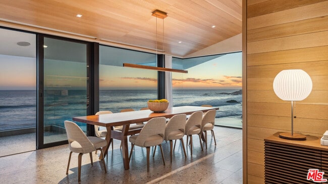 Building Photo - 31388 Broad Beach Rd
