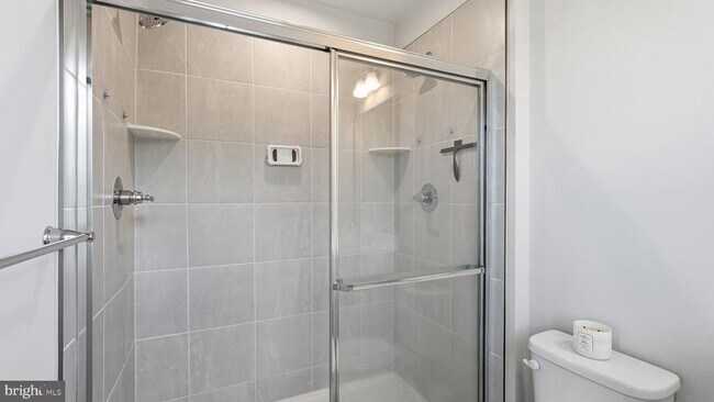 Building Photo - 1790 Scenic Lp