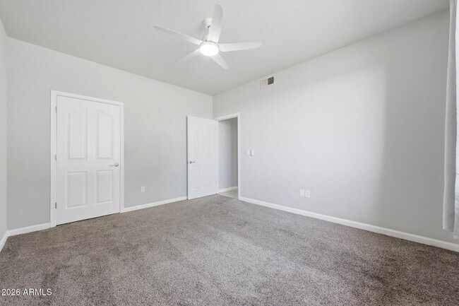 Building Photo - 16013 S Desert Foothills Pkwy