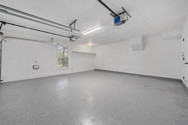 Building Photo - 2175 Park Rd