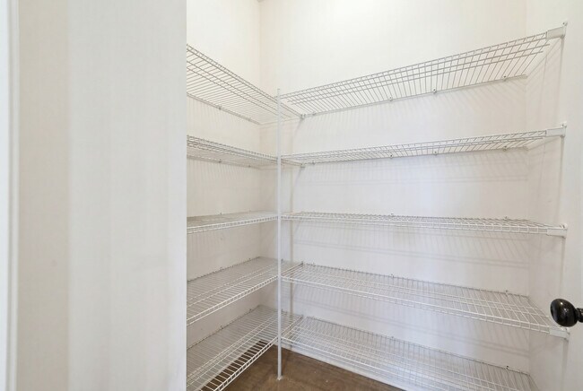 Building Photo - 2546 Huntleigh Ln