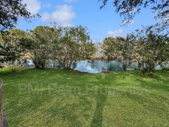 Building Photo - 117 SW Glenwood Dr