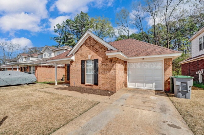 Building Photo - 3014 Meadows Ln