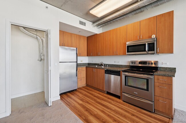 Building Photo - 1080 Park Blvd
