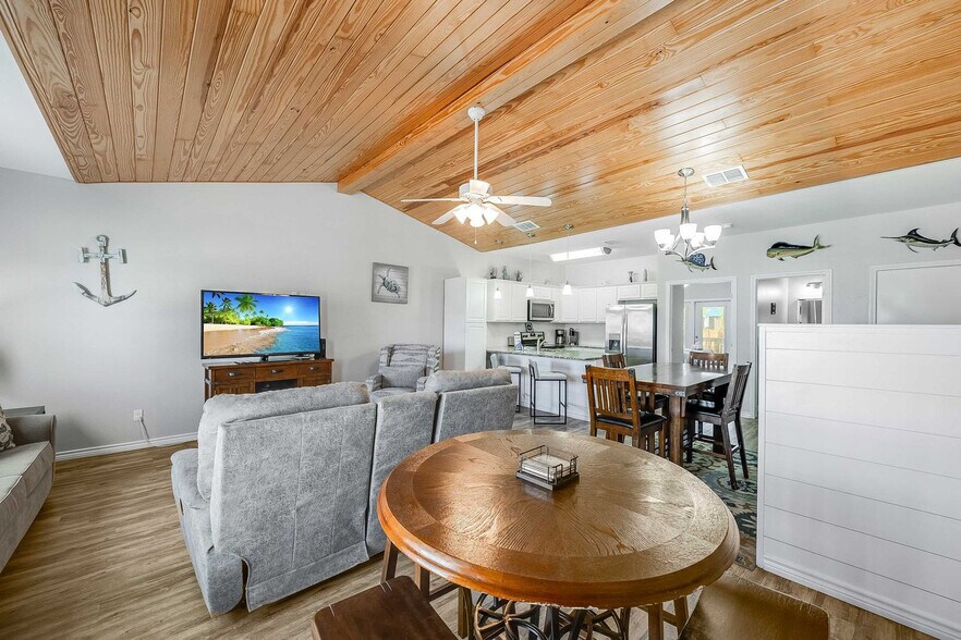 Building Photo - 1813 Eleventh St