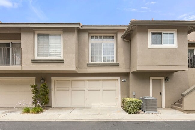 Building Photo - 631 S Glenhurst Dr