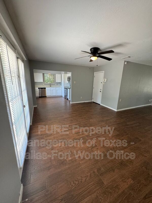 Building Photo - 4256 Ambrose Dr