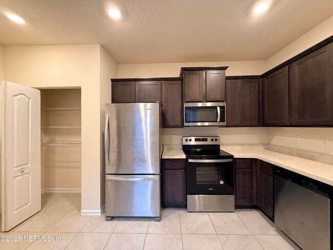 Building Photo - 246 Aralia Ln