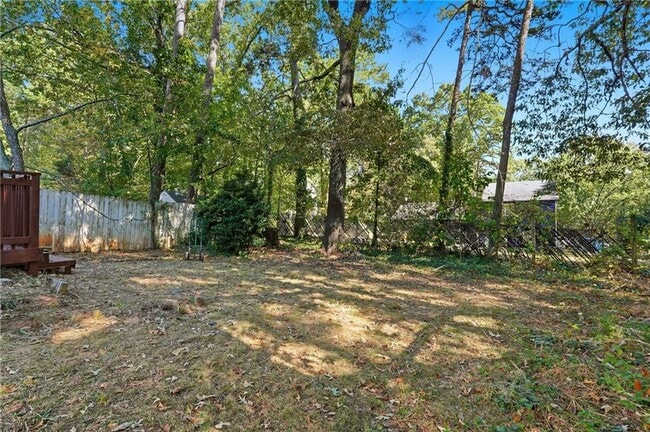 Building Photo - 5651 Wells Cir