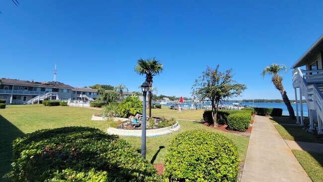 Building Photo - 726 Eglin Pkwy