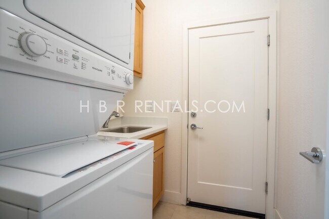 Building Photo - Charming 3-Bedroom Retreat on Barker Street with Spacious Living in Mountain House!