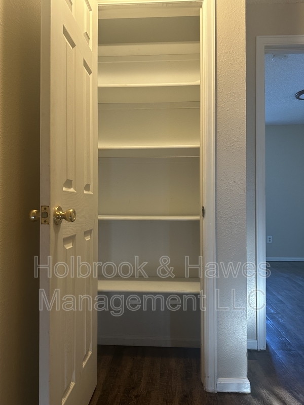 Building Photo - 4885 Basswood Dr