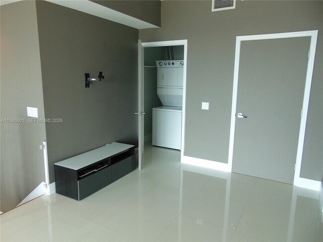 Building Photo - 60 SW 13th St